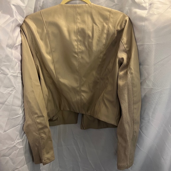 Jacket - Picture 2 of 6